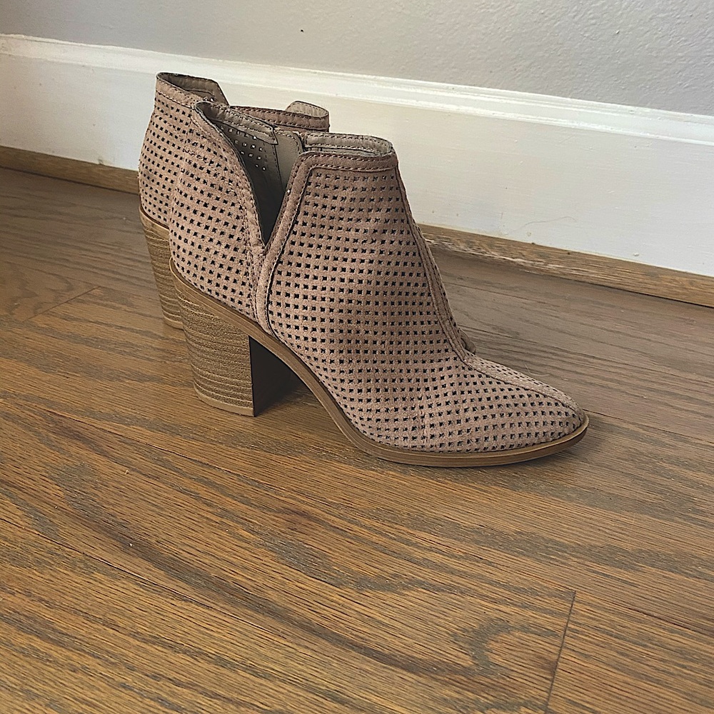 Dolce Vita ankle boots